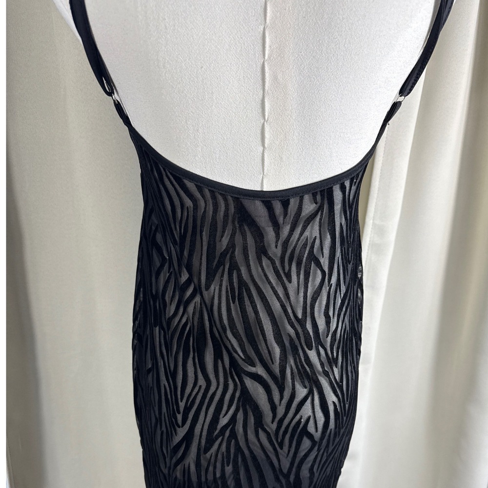 Showpo Black Zebra Burnout Mesh Maxi Dress Velvet Animal Print Scoop Back Size 8 - Picture 4 of 7